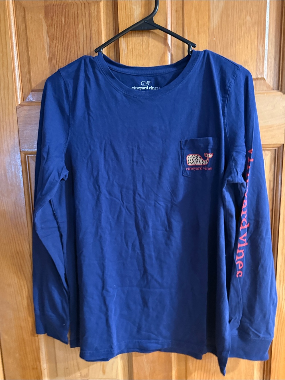 Vineyard vine women’s animal print whale size large .